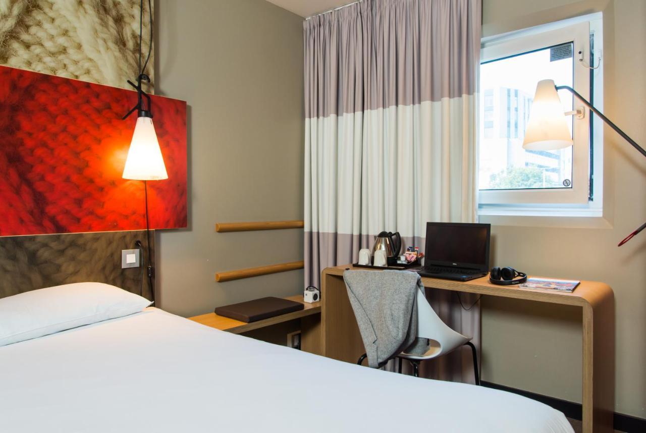 Ibis Лестър Екстериор снимка