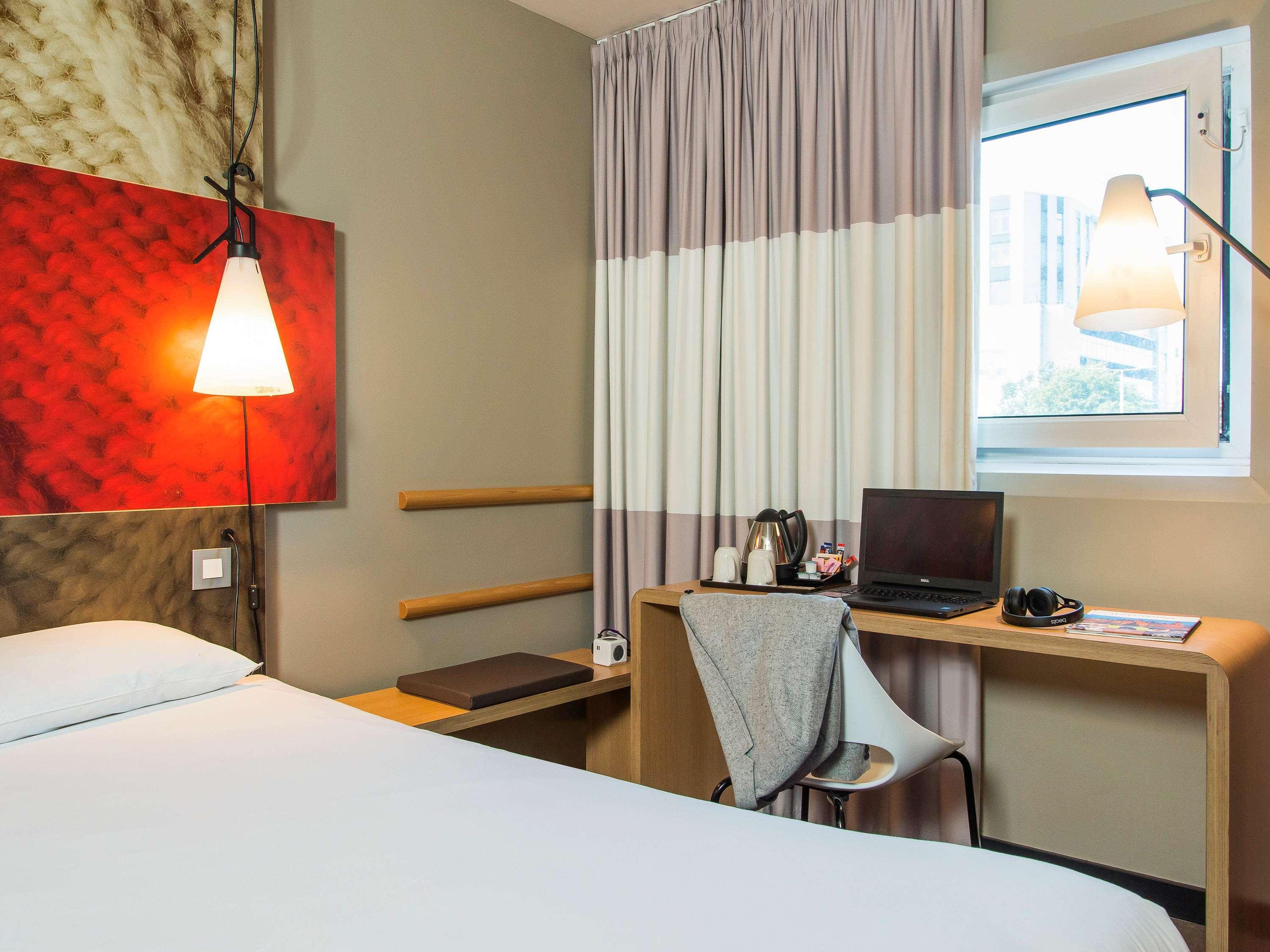Ibis Лестър Екстериор снимка